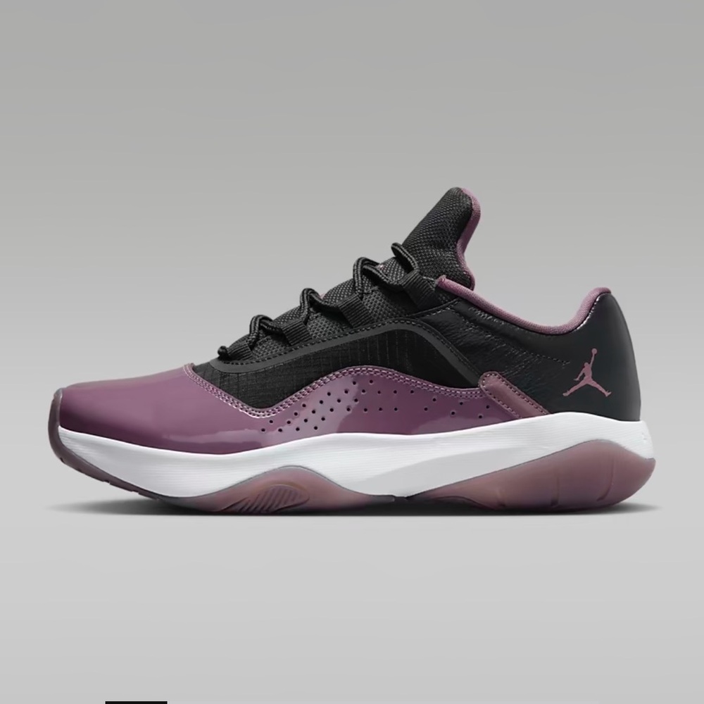 Air Jordans 11 CMFT Low -newer
